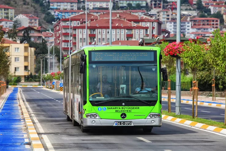 Sağlık çalışanlarına 900 bin ücretsiz biniş imkânı