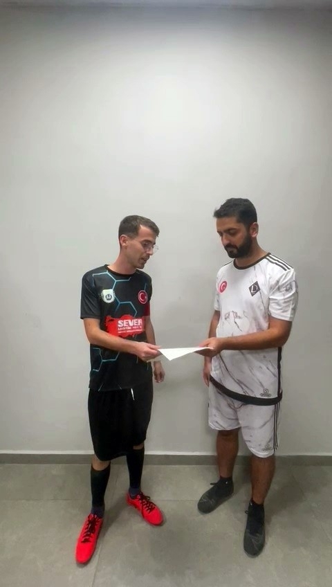 Sağlıkçıların turnuvasında örnek davranış