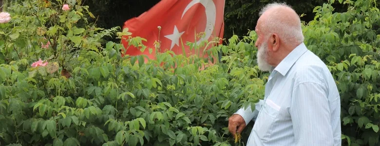 Sahabe oğlunun mezarını bulup, türbeye dönüştürdü