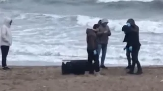 Sahile vuran uyuşturucu dolu çanta ile ilgili soruşturma derinleştirildi