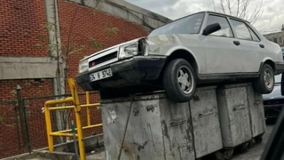 Şahini çöpe attılar