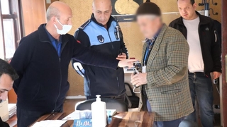 Sahte evrakla cami adına para toplayanlar suçüstü yakalandı