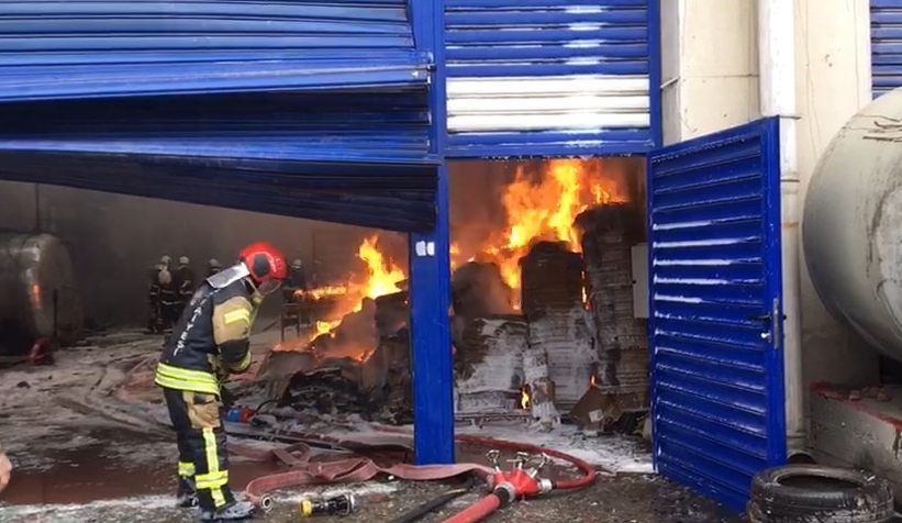 Sahte içki imalathanesi alev alev yandı