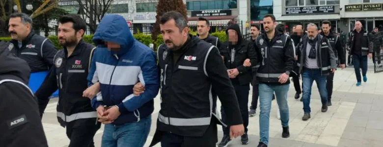 Sahte kimlikle arazi satışı tapu memuruna takıldı