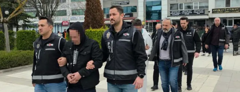 Sahte kimlikle arazi satışında 4 tutuklama