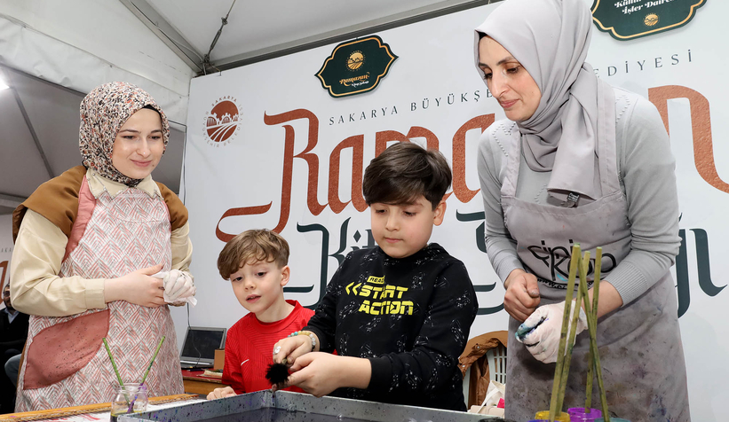 Sakarya 11 ayın sultanı Ramazan’ın huzurunu bu sokakta hissediyor