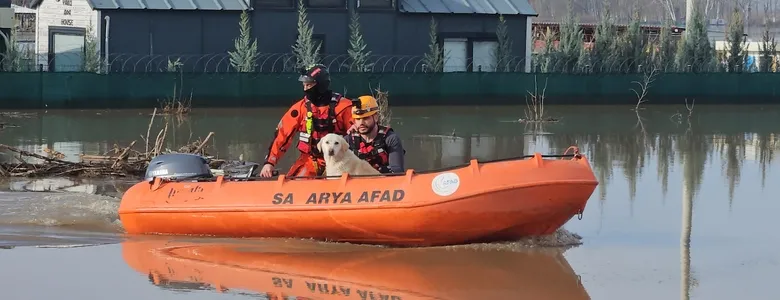 Sakarya AFAD ekibi taşkının yaşanan Edirne'de
