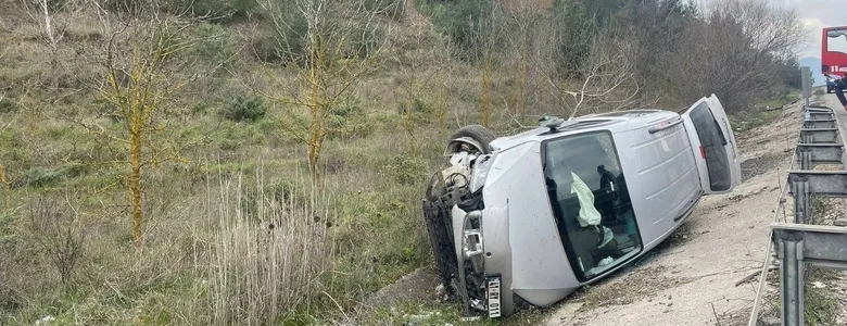 Sakarya-Bilecik sınırında kaza: 2 yaralı