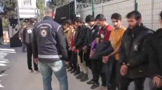 Sakarya'da 18 kaçak Afgan yakalandı