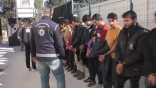 Sakarya'da 18 kaçak Afgan yakalandı