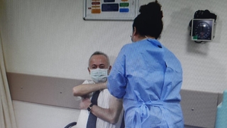 Sakarya'da aşılama başladı, ilk aşıyı Sağlık Müdürü oldu