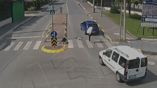 Yaya geçidinde acı içinde kaldı