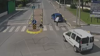 Yaya geçidinde acı içinde kaldı
