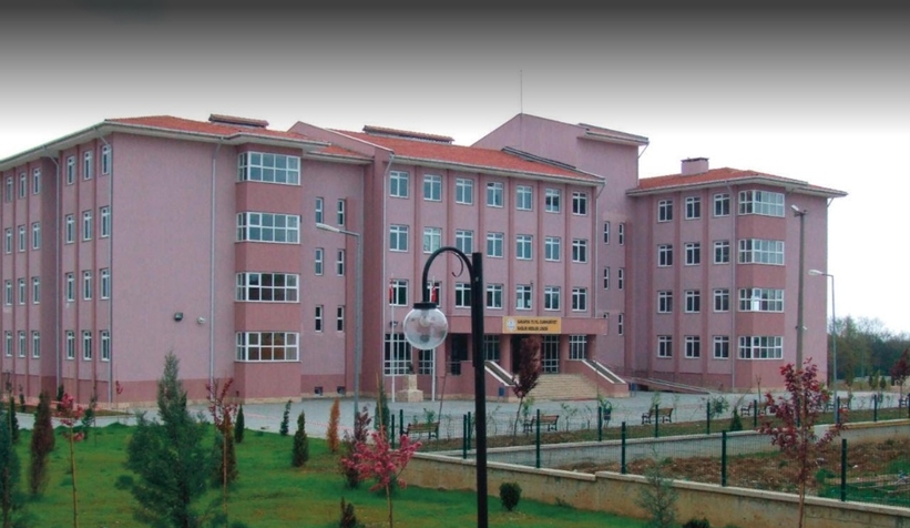 Sakarya'da o okulda 6 öğretmende korona çıktı, okul karantinada