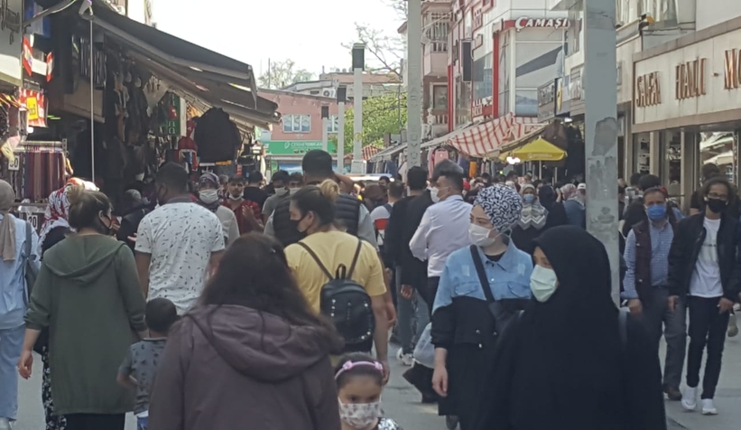 Sakarya'da tam kapanma öncesi alışveriş yoğunluğu
