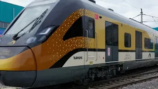 Sakarya'da üretilen dördüncü banliyö tren seti Gaziantep'e teslim edildi