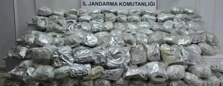 Sakarya'da uyuşturucu satıcılarına darbe vuruldu