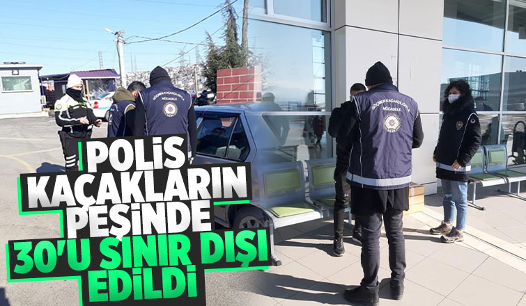 Sakarya'da yakalanan 30 kaçak sınır dışı edildi