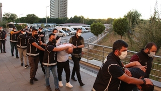 Sakarya'da yakalanan kadın baron tutuklandı