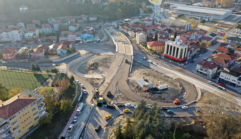 Sakarya Köprülü Kavşağı çift yönlü olarak trafiğe açılıyor