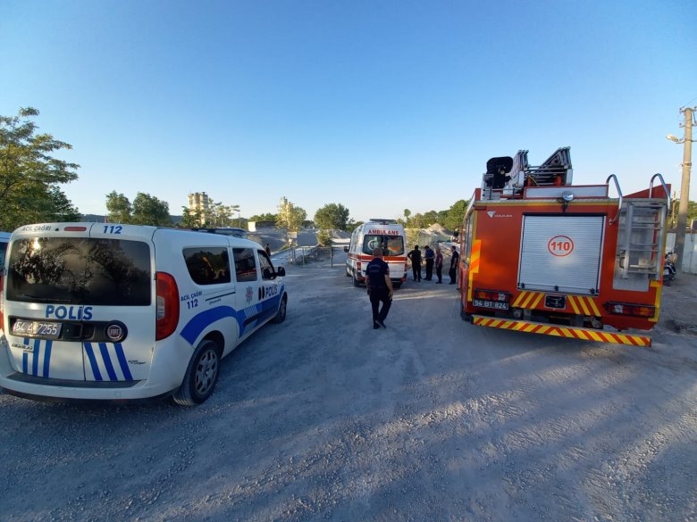 Kız arkadaşının ailesinden kaçarken nehre düştü