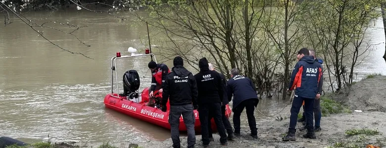 Sakarya Nehri'ne düşen çocuğu arama çalışmaları üçüncü günde