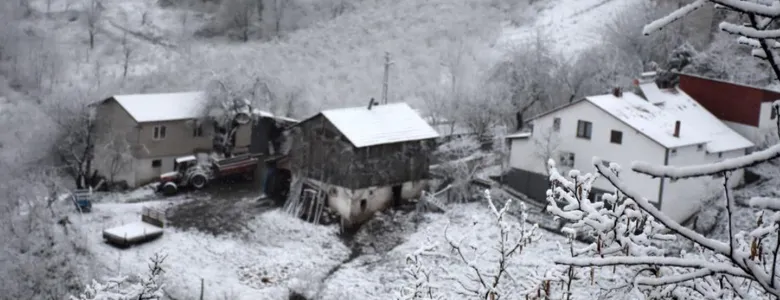 Sakarya'nın yükseklerine kar yağdı