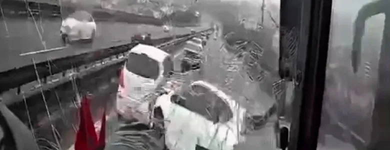 Sakarya otobüsleri kazaya karıştı 8 yaralı var