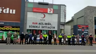 Sakarya polisinden Kızılay'a kan bağışı