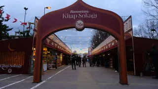 Sakarya’da bir Ramazan klasiği Kitap Sokağı kapılarını açtı