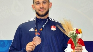 Sakarya’nın milli gururu Türk Bayrağı’nı Paris’te dalgalandıracak