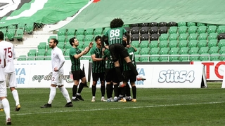 Sakaryaspor'da primler ödendi