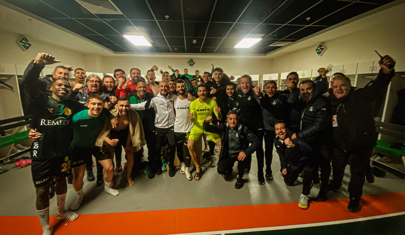 Sakaryaspor'dan galibiyet pozu