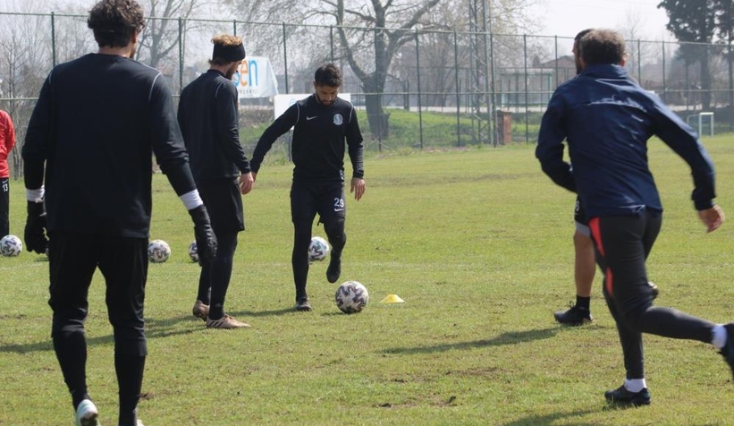 Sakaryaspor, lider Eyüpspor’un 16 puan gerisinde