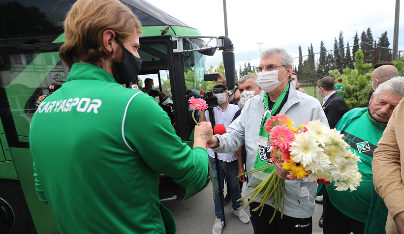 Sakaryaspor'u yarı final için böyle uğurladılar