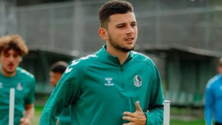 Sakaryasporlu futbolcu teslim oldu