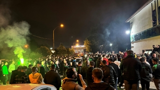 Sakaryaspor’un final coşkusu sokaklara sığmadı