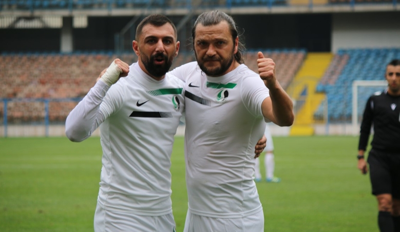 Sakaryaspor’un gol yükünü iki isim sırtladı