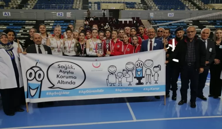 Salgın hastalıklarla mücadelede aşıya dikkat çektiler