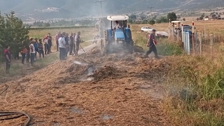 Saman yüklü kamyonet kül oldu