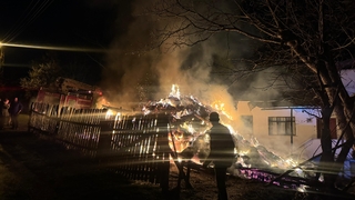 Samanlık ve traktör alev alev yandı