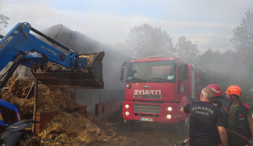 Samanlık yangını güçlükle söndürüldü