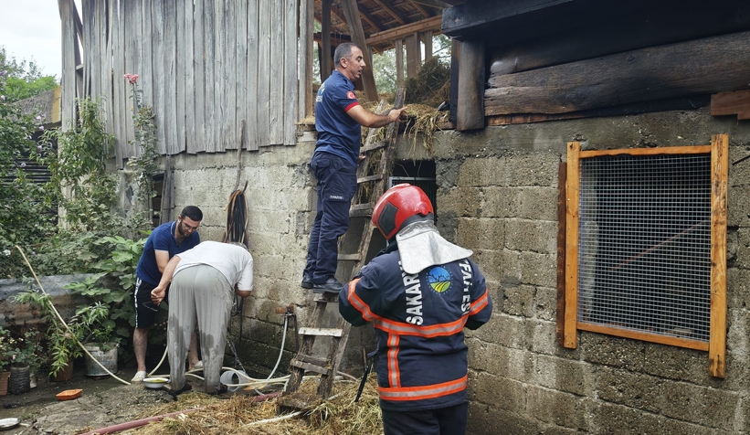 Samanlıkta çıkan yangın korkuttu