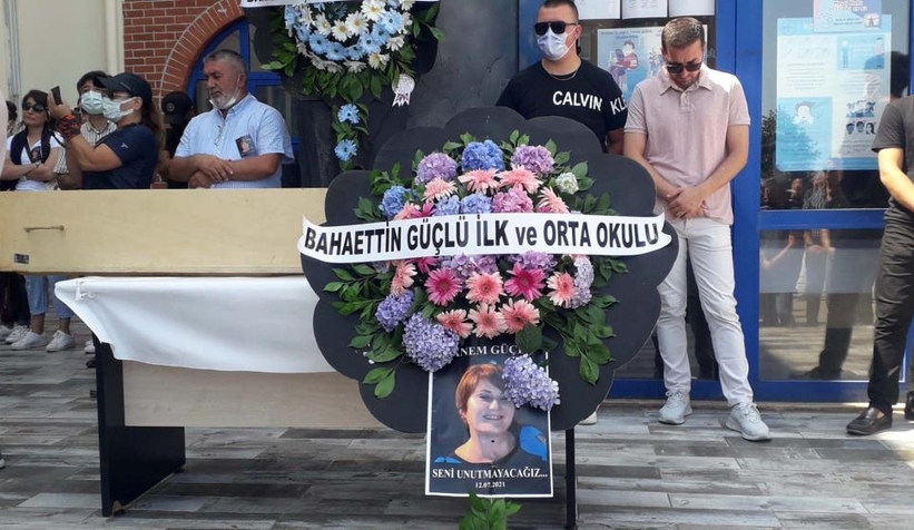 Sanem öğretmen son yolculuğuna uğurlandı