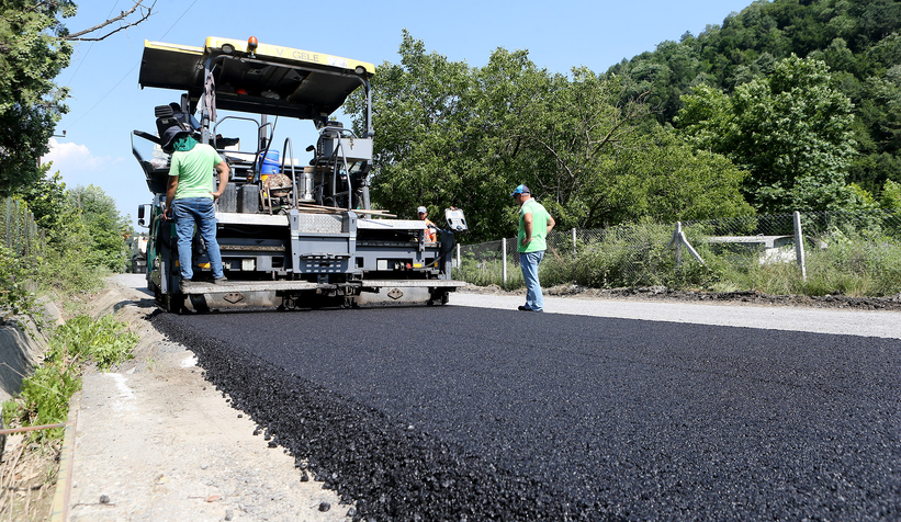 Sapanca Akçay’da asfalt işlemleri başladı