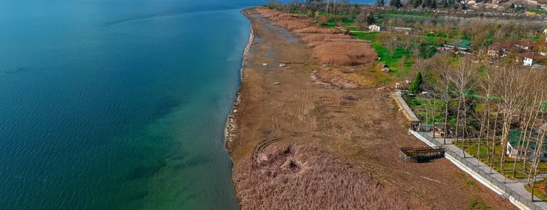 Sapanca Gölü kıyısındaki 84 kaçak iskele için yıkım süreci başladı
