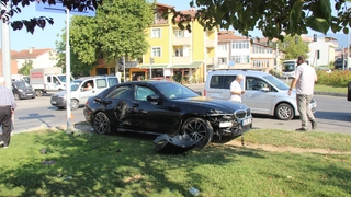 Sapanca yolunda kaza: 3 yaralı