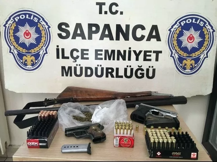 Sapanca’da uyuşturucu ve silahlar ele geçirildi