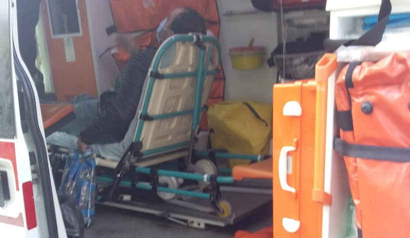 Sara Hastası Yolcu Bayıldı İlk Müdahaleyi Yolcular Yaptı