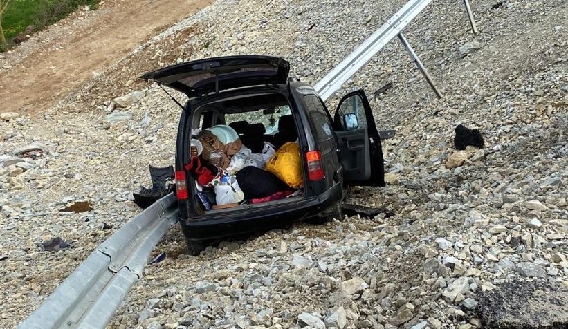 Şarampole uçmasını demir bariyer önledi: 1 yaralı